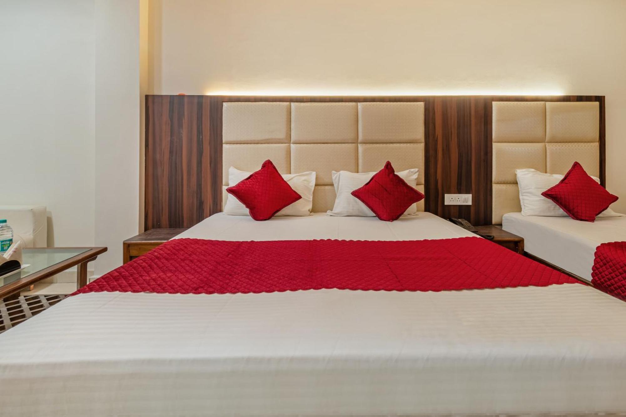 Hotel South Indian Delhi  Bagian luar foto