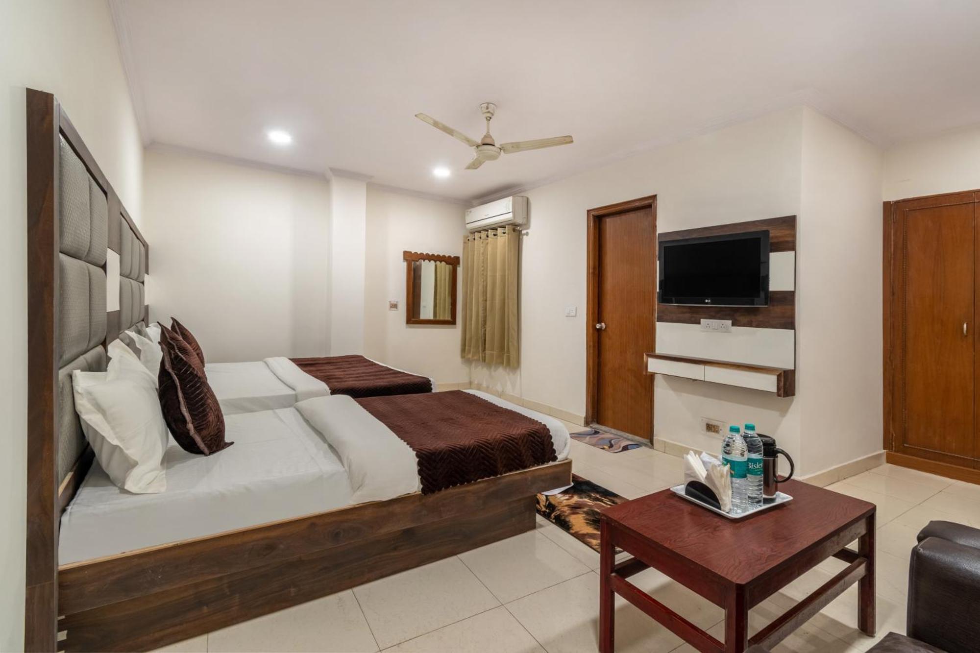 Hotel South Indian Delhi  Bagian luar foto