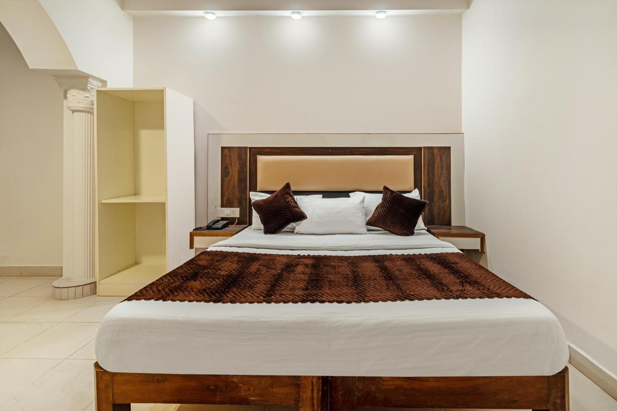 Hotel South Indian Delhi  Bagian luar foto