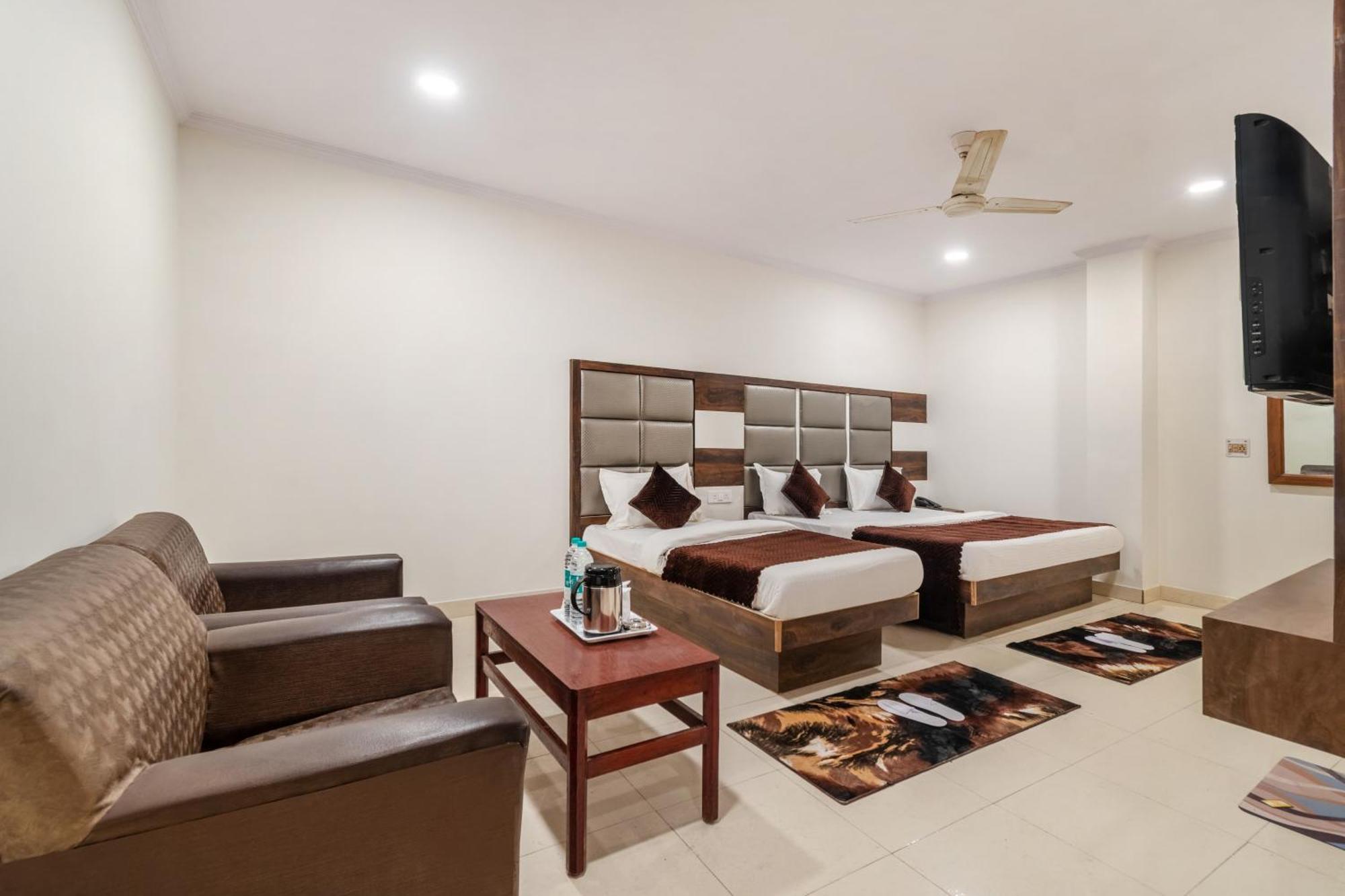 Hotel South Indian Delhi  Bagian luar foto