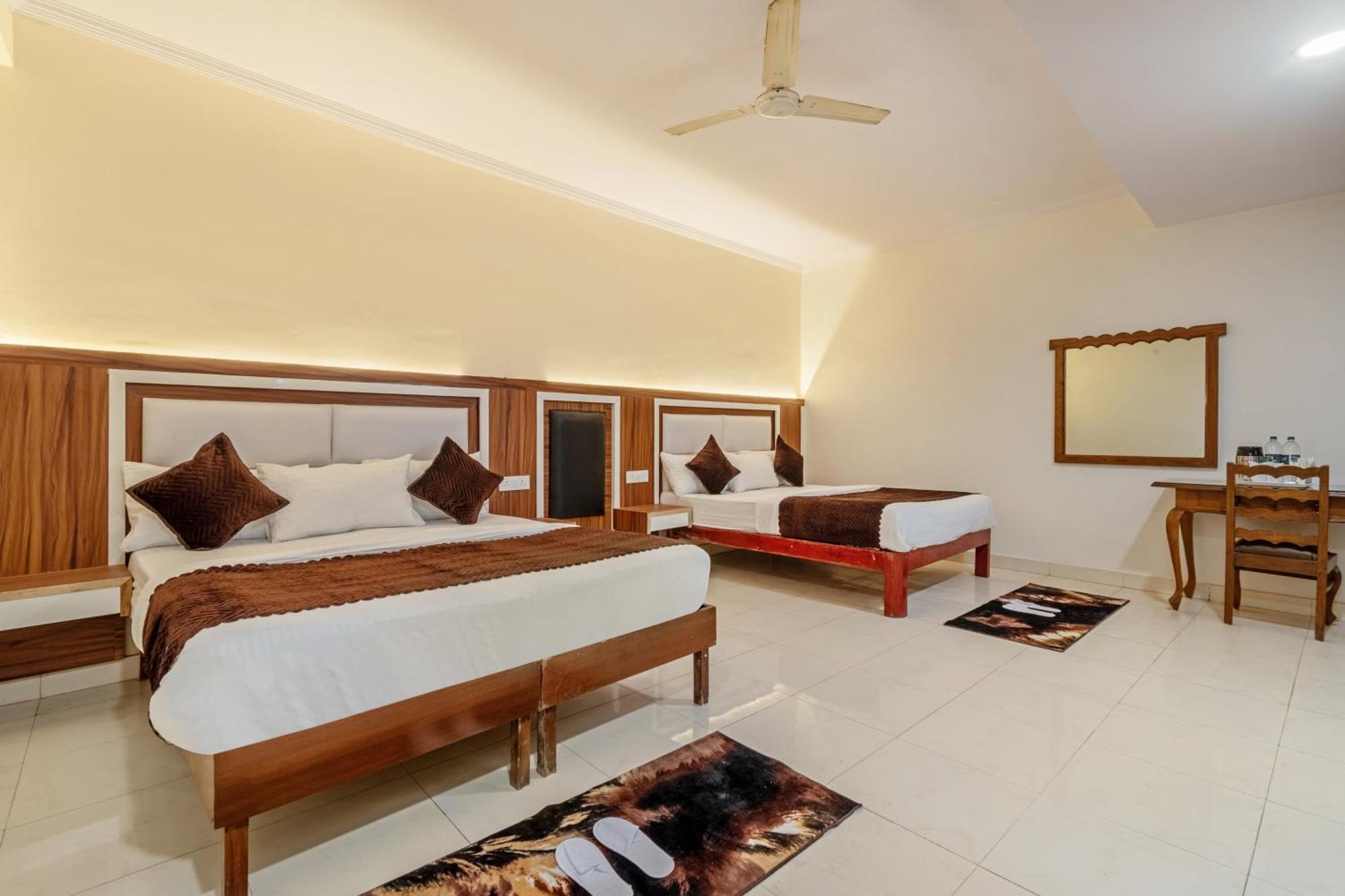 Hotel South Indian Delhi  Bagian luar foto