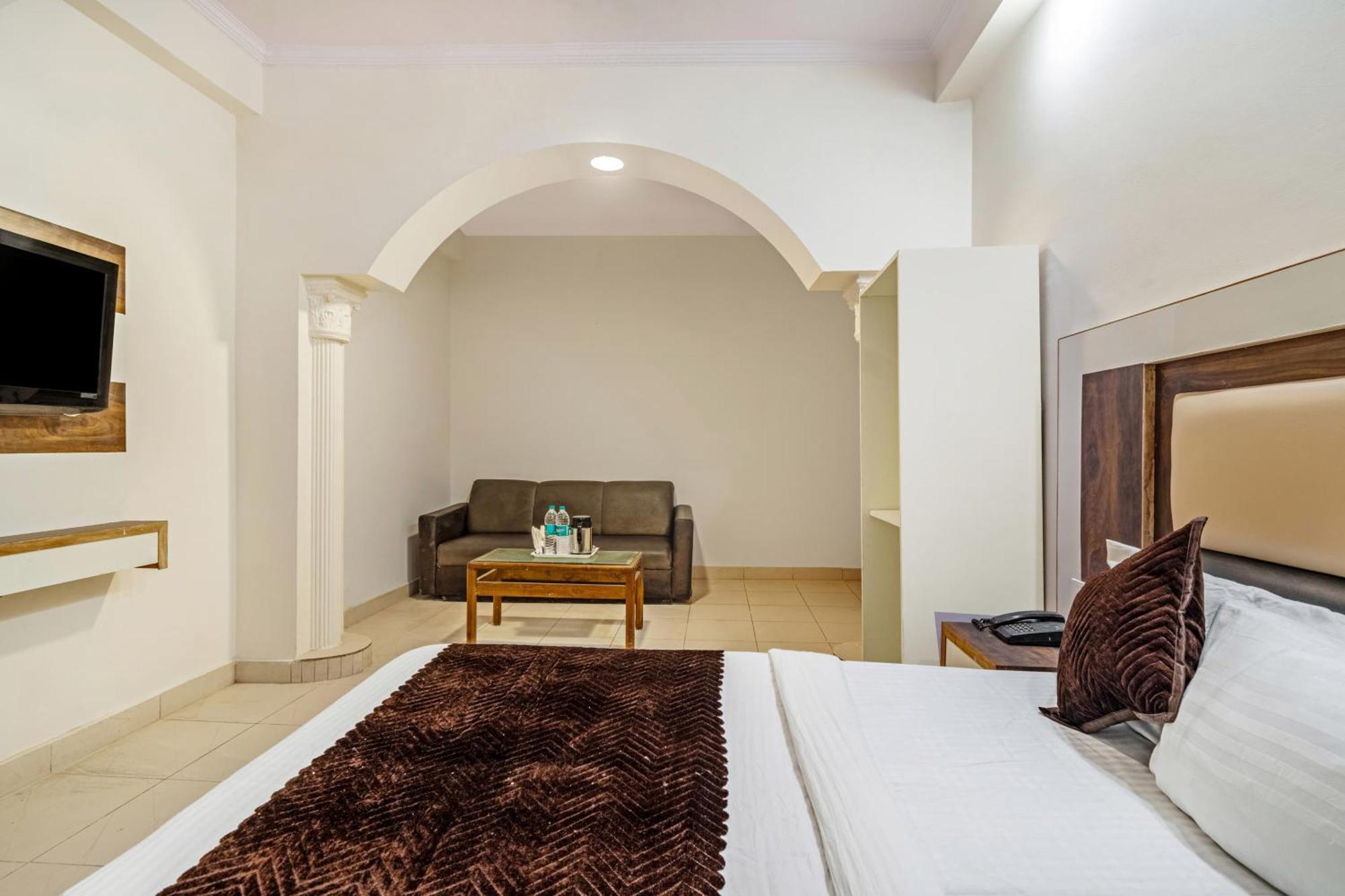 Hotel South Indian Delhi  Bagian luar foto